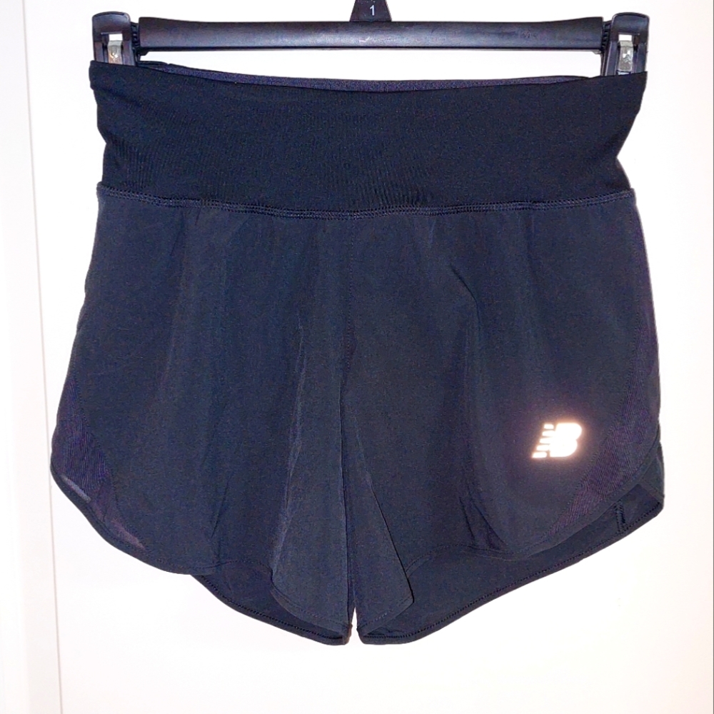 Women's NEW BALANCE Athletic Shorts - (XS)